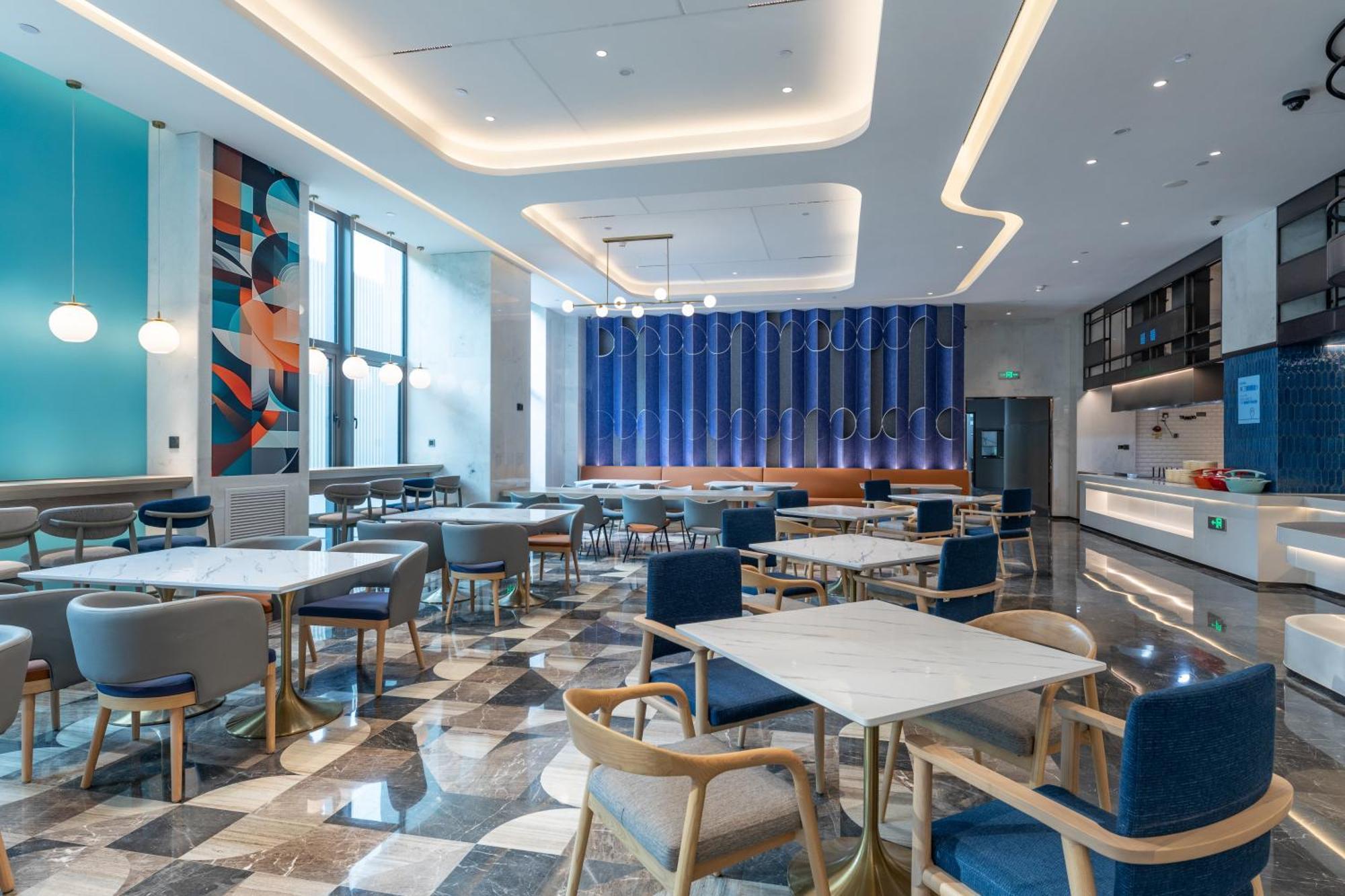 Holiday Inn Express Changfeng Park Шанхай Экстерьер фото